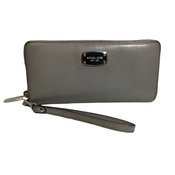 Michael Kors pebbled Gray leather wallet - Picture 1 of 4